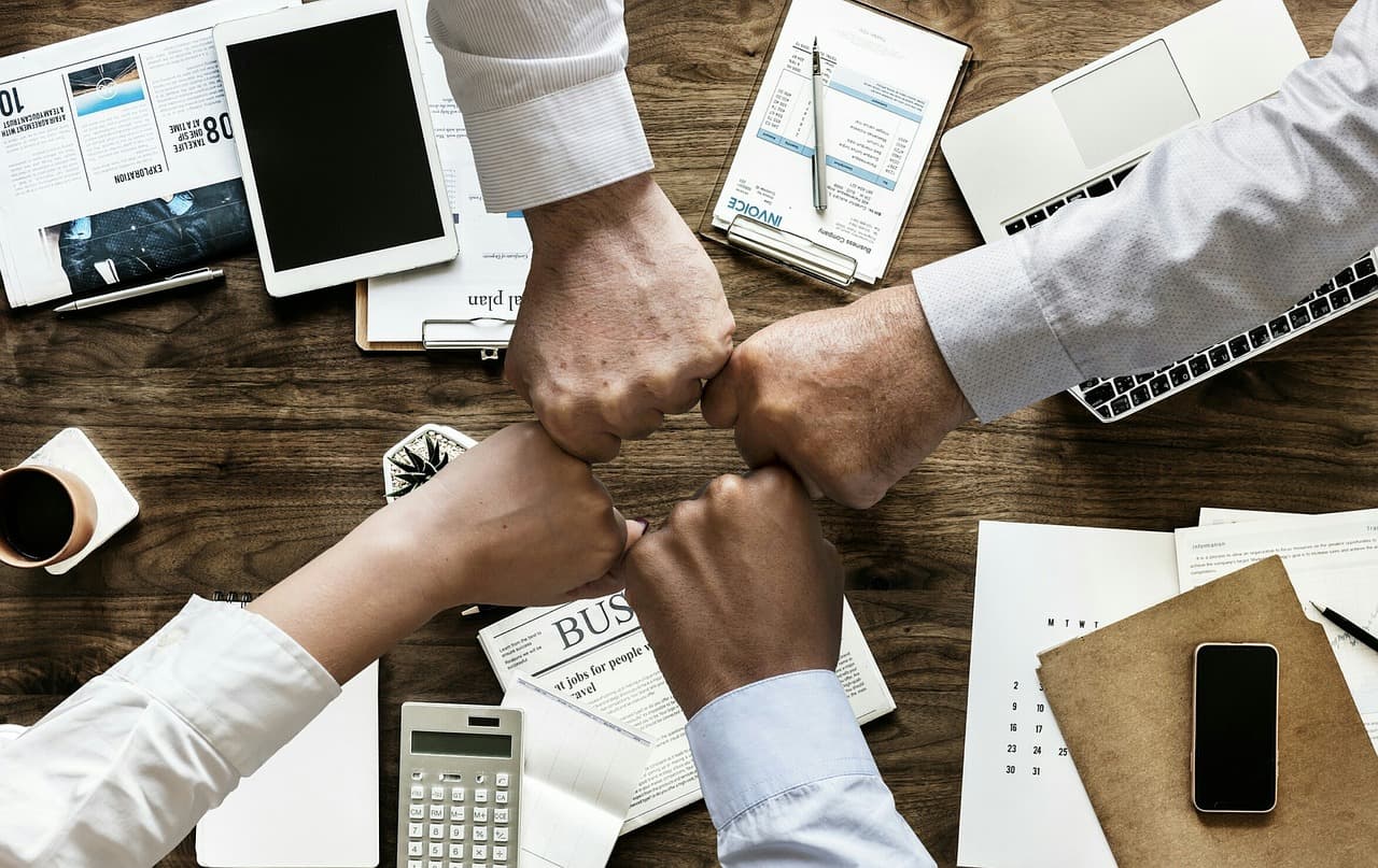 Reviewers examining alert evidence together